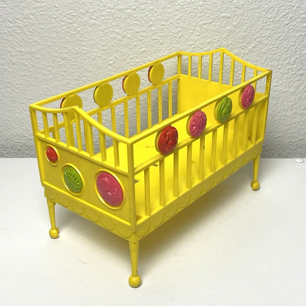 Vintage Suzy Cute Deluxe Reading Corp Crib 1960's Doll Furniture Nursery